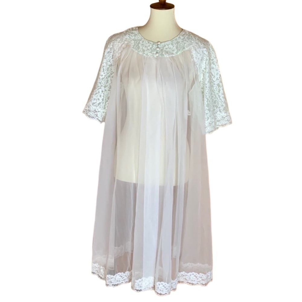Vintage Shadowline sheer peignoir / robe Size Medium